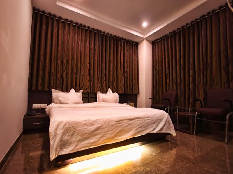 Hotel Silver Plaza Ahmedabad Exterior photo